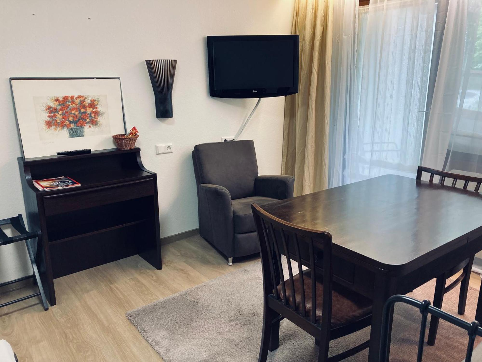 Free Apartment - Ermstal Bad Urach Luaran gambar